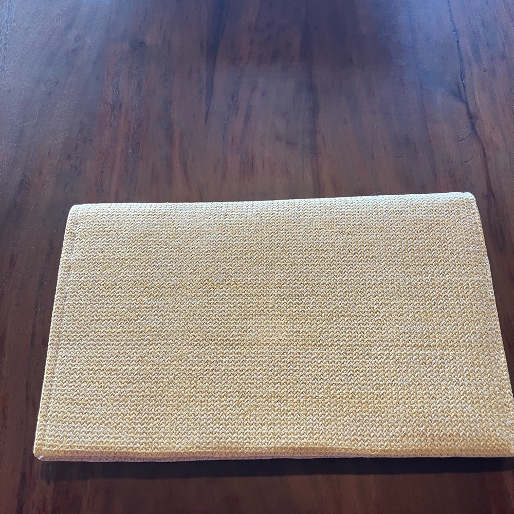 Clutch with Gold Triangle Turn-Lock comes with xtra strap NWOT - Picture 2 of 8